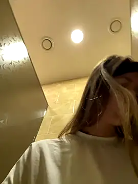 Snapshot of ElliRose chatting on September 2025 05:56:01 AM ElliRose online show from September 2025 05:56:01 AM