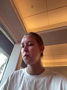 Snapshot of ElliRose chatting on October 2025 01:39:01 AM ElliRose online show from October 2025 01:39:01 AM