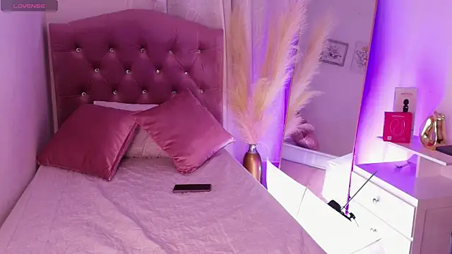 ZoeRuiiz online show from October 2025 04:07:02 AM