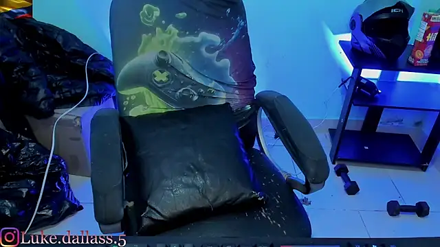 zeus 7777 online show from March 2026 12:00:01 PM