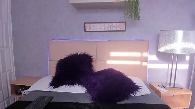 VioletaNova online show from December 2025 12:44:02 PM