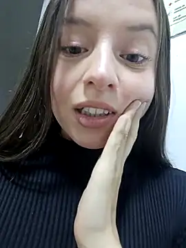 Snapshot of VioletaNova chatting on June 2026 10:39:01 AM VioletaNova online show from June 2026 10:39:01 AM