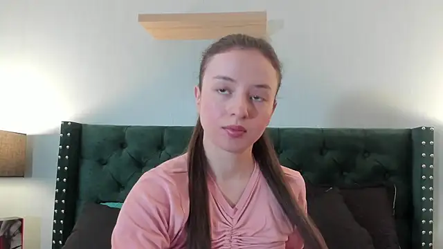 Snapshot of VioletaNova chatting on June 2026 11:53:01 AM VioletaNova online show from June 2026 11:53:01 AM