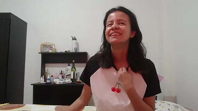 nathaly jones  online show from May 2026 12:22:01 PM