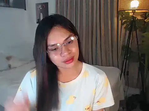 Luckystarxx online show from March 2026 05:35:01 PM