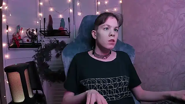 aestheticbeing online show from December 2025 12:44:02 PM