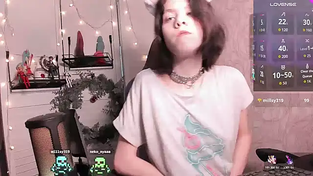 aestheticbeing online show from December 2025 12:11:02 PM