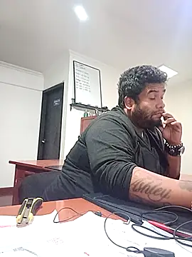 Snapshot of Rolo-Sumiso chatting on February 2026 10:10:02 PM Rolo-Sumiso online show from February 2026 10:10:02 PM