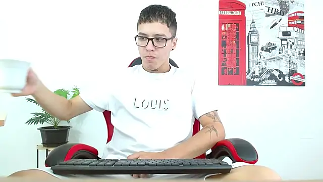 Cumandres18 online show from September 2025 01:55:01 PM