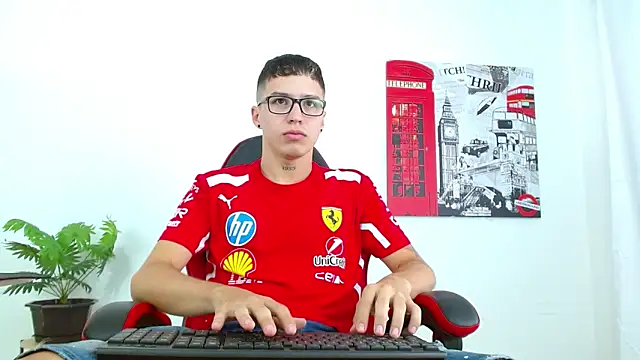 Cumandres18 online show from September 2025 01:44:02 PM