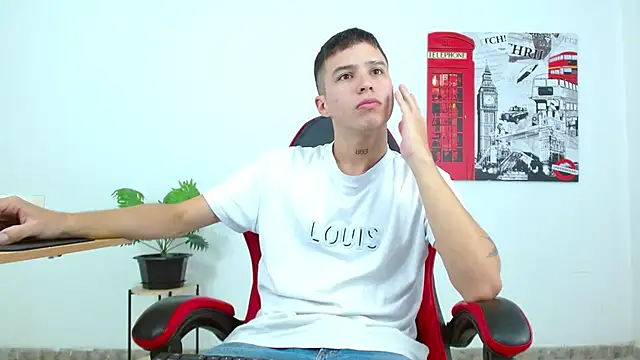 Cumandres18 online show from October 2025 02:04:02 PM