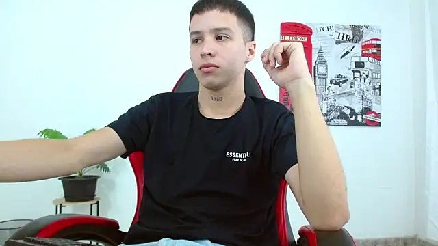 Cumandres18 online show from November 2025 02:16:01 PM