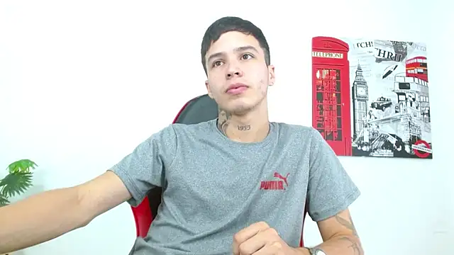 Cumandres18 online show from February 2026 03:23:01 PM