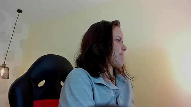 GIANAMILLER6 online show from November 2025 12:13:01 PM