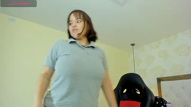 GIANAMILLER6 online show from April 2026 12:07:01 PM