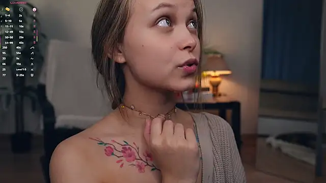 OdellaGillingham online show from October 2025 06:25:02 PM