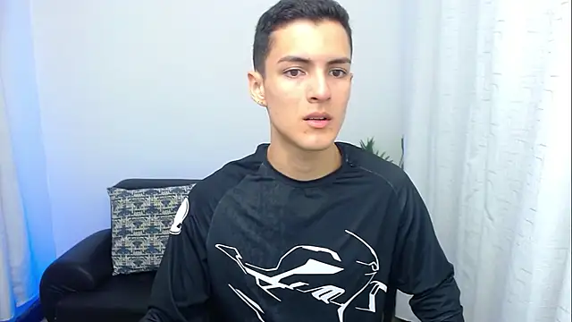 Matiius18 online show from December 2025 02:02:02 PM