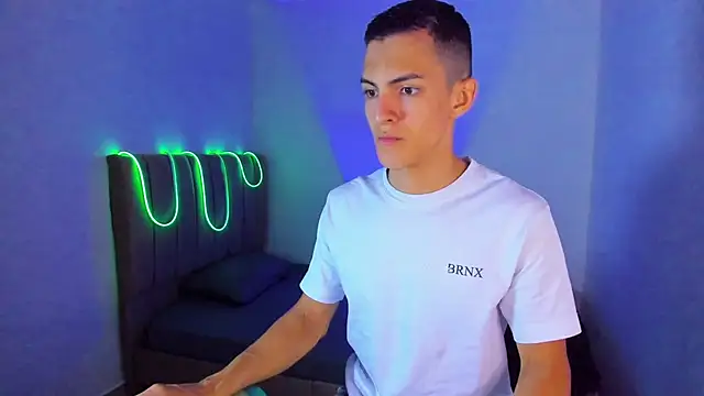Matiius18 online show from July 2026 01:41:02 PM