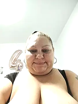 Snapshot of Miasmithr chatting on November 2025 01:25:02 PM Miasmithr online show from November 2025 01:25:02 PM