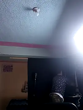 XyeseniaxseX online show from February 2026 09:42:01 PM