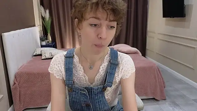 Snapshot of daniellia_ chatting on October 2025 08:26:02 AM daniellia online show from October 2025 08:26:02 AM