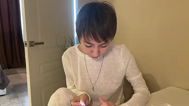 Snapshot of daniellia_ chatting on January 2026 08:30:01 AM daniellia online show from January 2026 08:30:01 AM