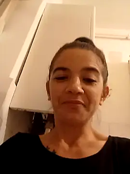 alinaalinutzq online show from November 2025 06:52:01 PM