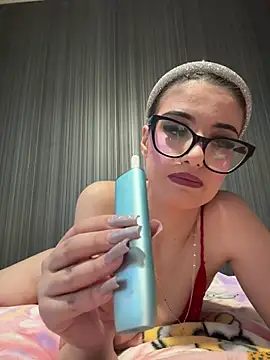 Larra69 online show from May 2026 03:41:01 PM