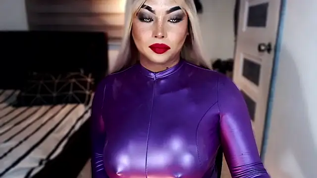 Snapshot of xTrixieMae chatting on January 2026 12:21:02 PM xTrixieMae online show from January 2026 12:21:02 PM