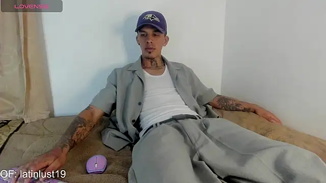 Savajelust online show from May 2026 08:29:01 PM