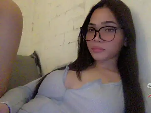 Snapshot of mahal_ko_siya chatting on January 2026 11:17:01 PM mahal ko siya online show from January 2026 11:17:01 PM