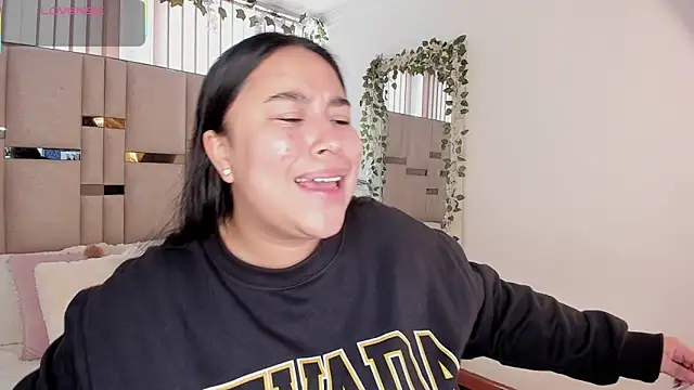 Snapshot of Zoey_thompson chatting on January 2026 01:27:02 PM Zoey thompson online show from January 2026 01:27:02 PM