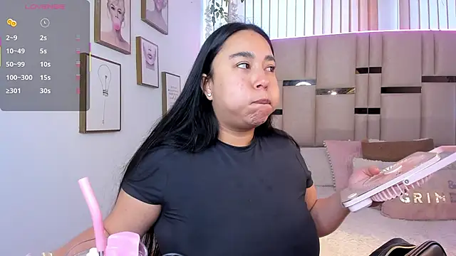 Snapshot of Zoey_thompson chatting on February 2026 01:36:01 PM Zoey thompson online show from February 2026 01:36:01 PM