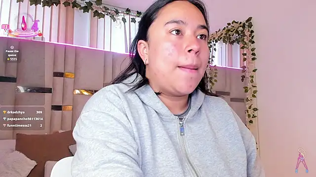 Snapshot of Zoey_thompson chatting on February 2026 08:49:01 PM Zoey thompson online show from February 2026 08:49:01 PM