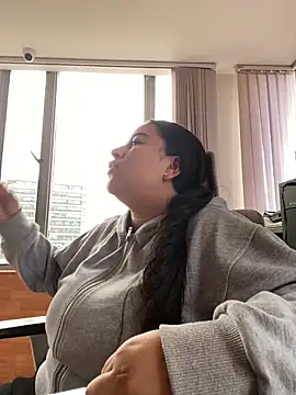 Zoey thompson online show from March 2026 07:46:02 PM