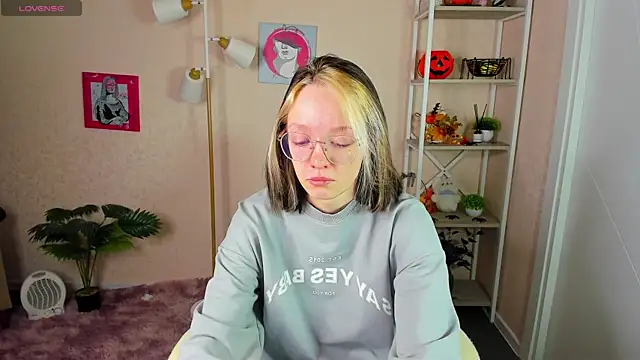 R0cket bunny online show from November 2025 01:05:02 AM