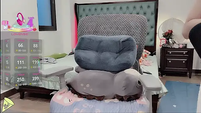 Snapshot of lulu404 chatting on December 2025 11:21:02 PM lulu404 online show from December 2025 11:21:02 PM