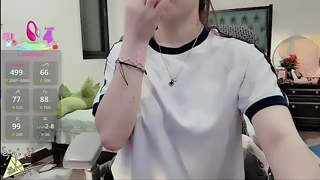 Snapshot of lulu404 chatting on December 2025 02:01:02 PM lulu404 online show from December 2025 02:01:02 PM