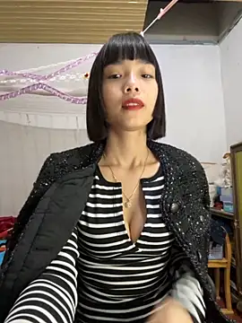 andymi1 online show from November 2025 01:01:02 PM