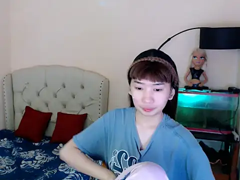 ShantalFoxxy  online show from May 2026 12:15:01 AM