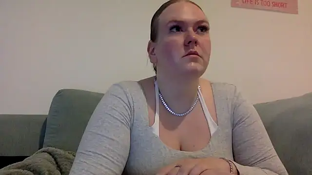 Snapshot of gracelovesxx chatting on January 2026 10:40:01 AM gracelovesxx online show from January 2026 10:40:01 AM