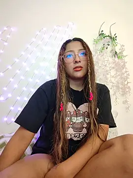 airamoon online show from April 2026 11:54:02 PM