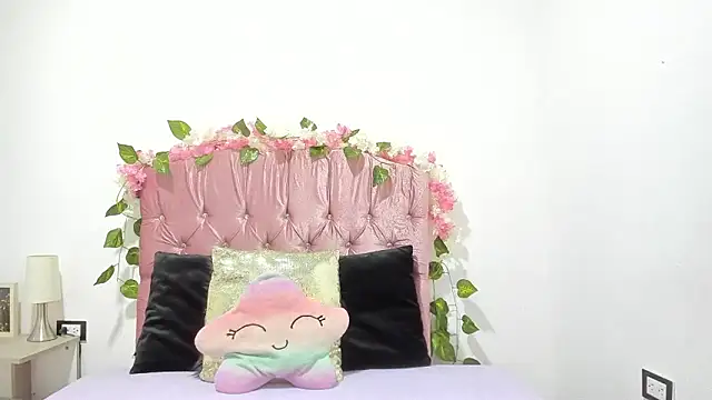 ivy moon05 online show from September 2025 06:08:01 PM