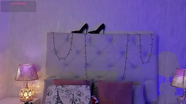 Pamelamiler   online show from December 2025 12:10:01 PM