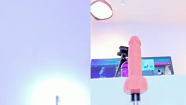 Snapshot of maily_zanss chatting on February 2026 08:15:01 PM maily zanss online show from February 2026 08:15:01 PM