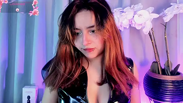 Snapshot of artemish__ chatting on April 2026 12:19:02 PM artemish online show from April 2026 12:19:02 PM
