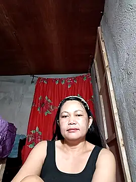 Everleigh mom online show from September 2025 07:52:01 PM