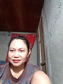 Everleigh mom online show from October 2025 01:31:02 PM