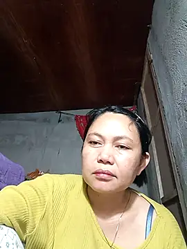 Everleigh mom online show from November 2025 03:08:02 AM