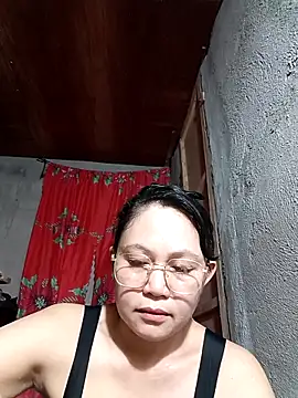 Everleigh mom online show from November 2025 05:57:02 AM